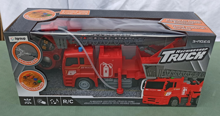 Y300238 Straż pożarna R/C + akt + leje wodą. 